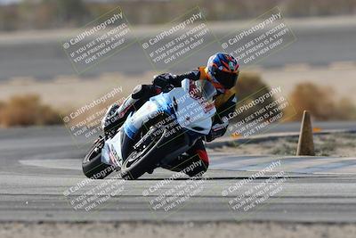 media/Nov-16-2025-Race Pace (Sun) [[8c5fa54630]]/Non Verified Riders (1st 20 Minutes)/1-Turn 14 (10am)/